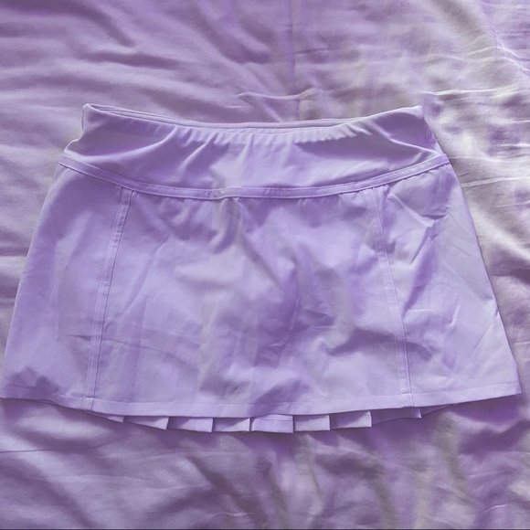 White fabletics tennis skirt - Picture 1 of 4